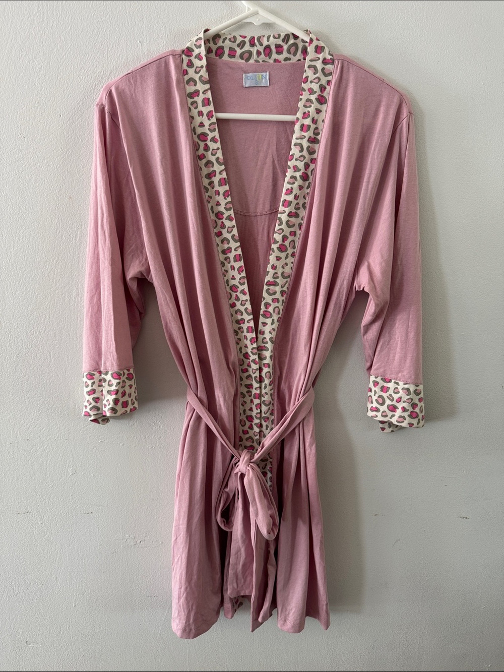Olian Pink Robe with Leopard-Print Trim Sz M